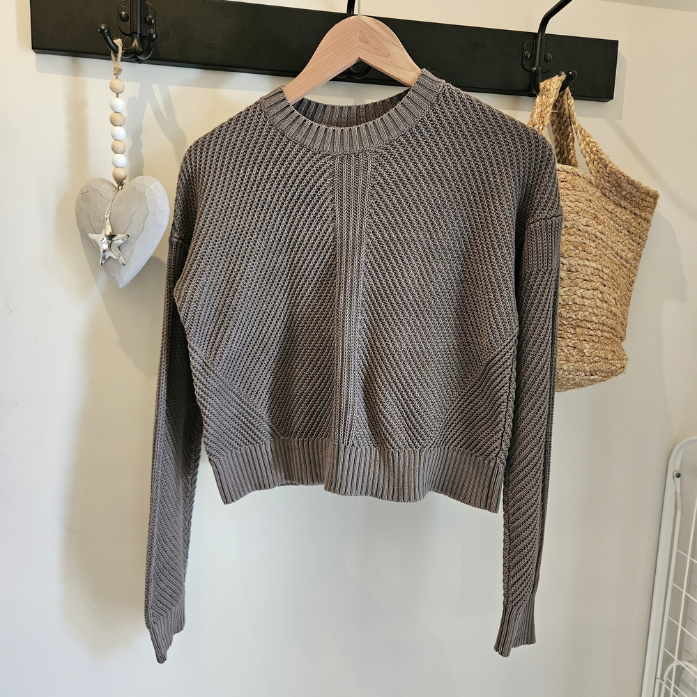 Women's Cropped Knit Sweater - Brown